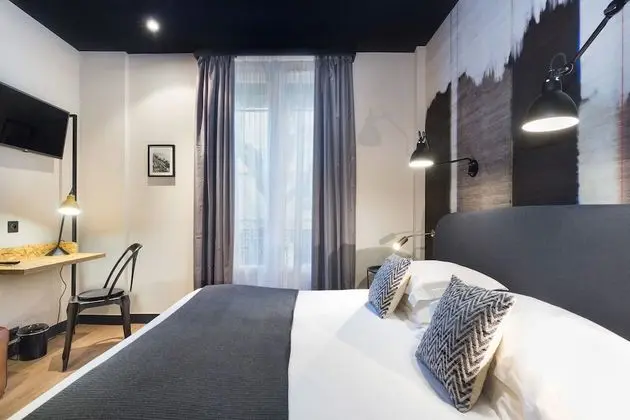 Standard Tek Büyük Yataklı Oda