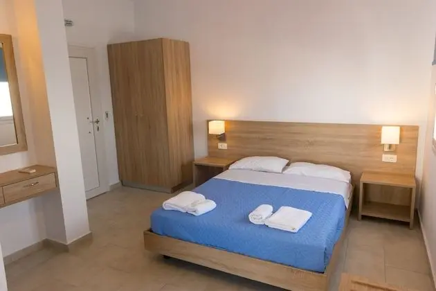 Üç Kişilik Oda, Deniz Manzaralı (Studio)