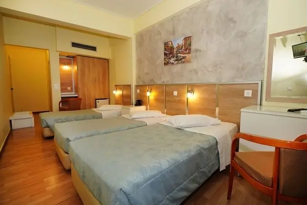 Üç Kişilik Oda (3 single beds)
