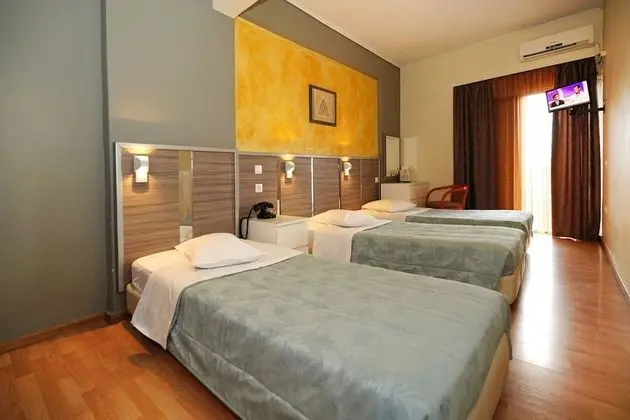 Üç Kişilik Oda (3 single beds)