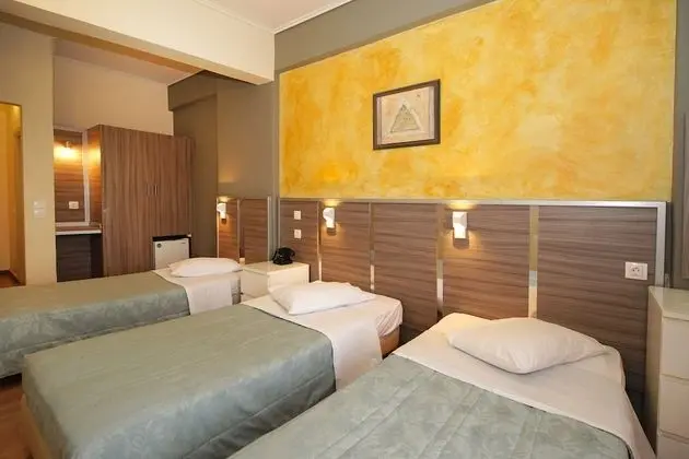 Üç Kişilik Oda (3 single beds)
