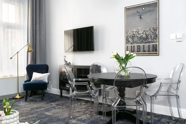 Junior Süit (Lisbon)