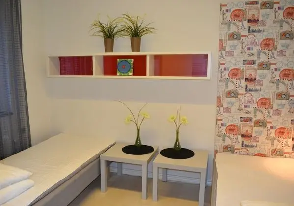 İki Ayrı Yataklı Oda, Ortak Banyo
