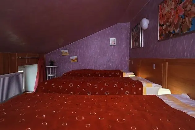 Family room with shared bathroom - Galve