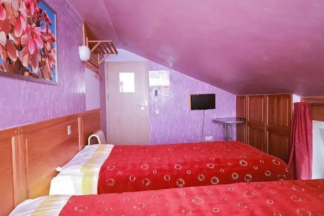 Family room with shared bathroom - Galve