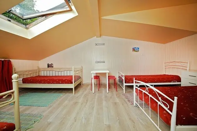 Family room with shared bathroom - Neris
