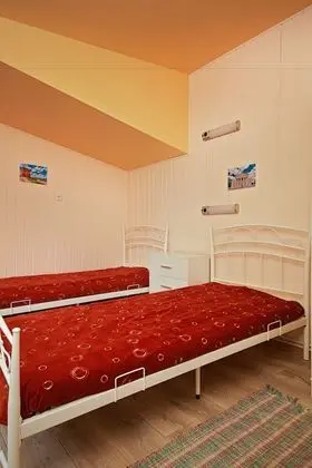 Family room with shared bathroom - Neris
