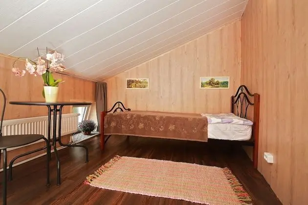 Single room with shared bathroom