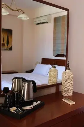 Üç Kişilik Oda