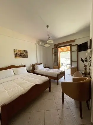 Üç Kişilik Oda