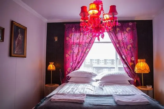 Basic Tek Büyük veya İki Ayrı Yataklı Oda