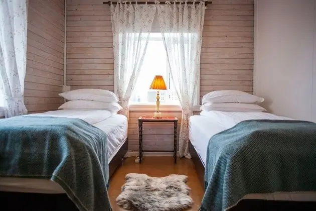 Basic Tek Büyük veya İki Ayrı Yataklı Oda