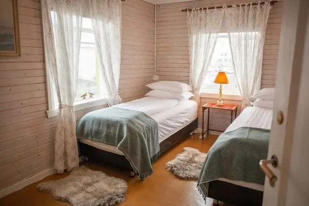 Basic Tek Büyük veya İki Ayrı Yataklı Oda