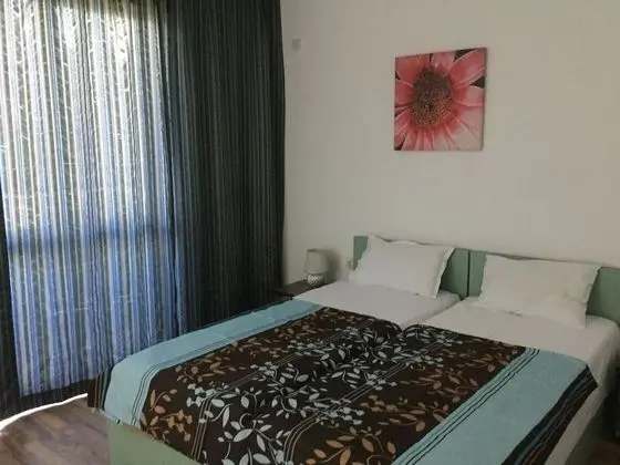 Apart Daire, Birden Çok Yatak, Sigara İçilmez