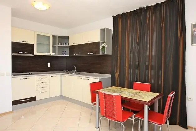Apart Daire, Birden Çok Yatak, Sigara İçilmez
