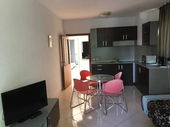 Apart Daire, Birden Çok Yatak, Sigara İçilmez