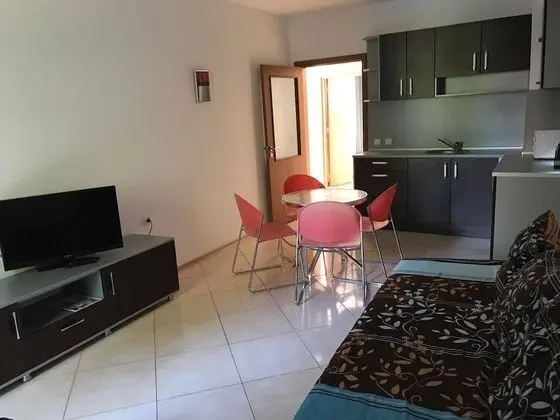 Apart Daire, Birden Çok Yatak, Sigara İçilmez