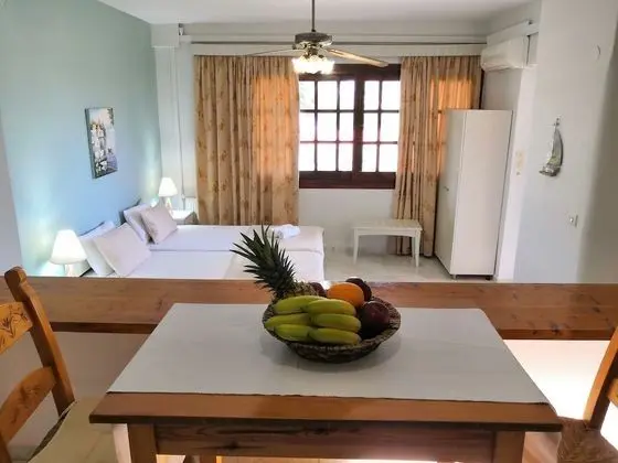 Üç Kişilik Oda