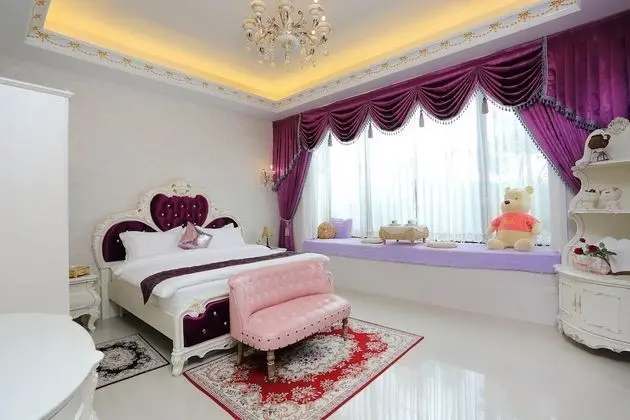 Deluxe Tek Büyük Yataklı Oda, Küvet, Avlu Manzaralı