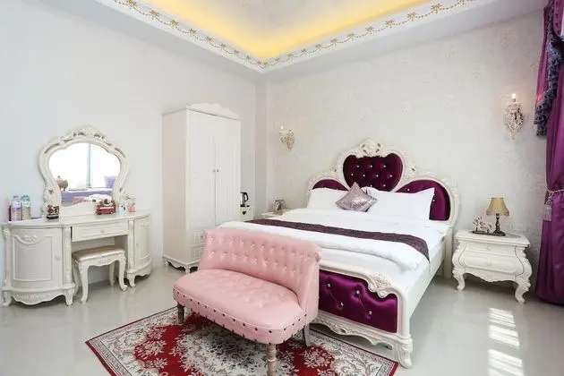 Deluxe Tek Büyük Yataklı Oda, Küvet, Avlu Manzaralı