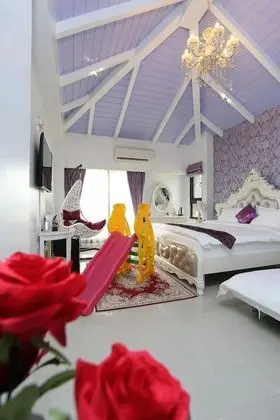 Romantic Tek Büyük Yataklı Oda, Balkon, Avlu Manzaralı