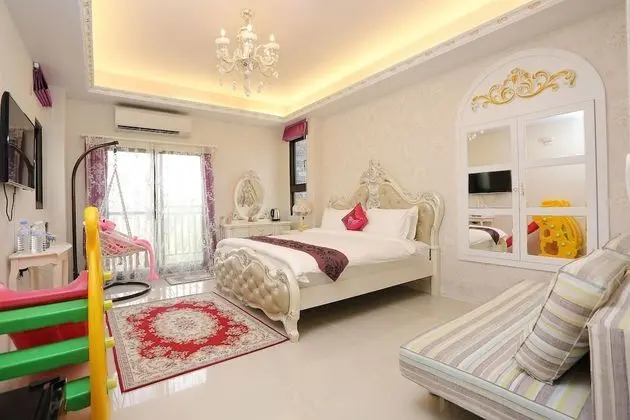 Romantic Tek Büyük Yataklı Oda, Balkon, Avlu Manzaralı