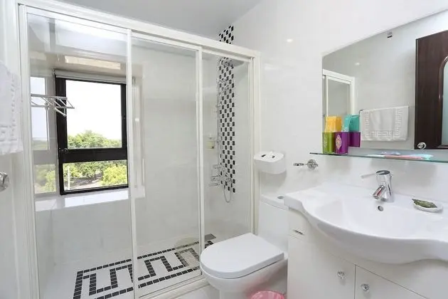 Romantic Tek Büyük Yataklı Oda, Balkon, Avlu Manzaralı