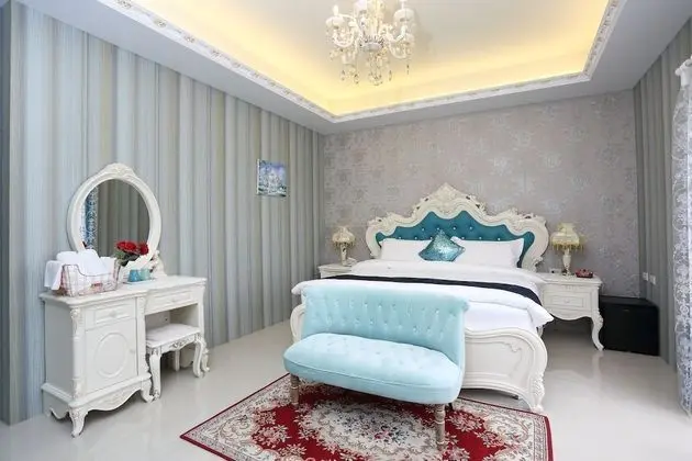 Superior Tek Büyük Yataklı Oda, Küvet, Avlu Manzaralı