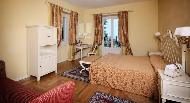 Deluxe Dört Kişilik Oda, Balkon, Göl Manzaralı
