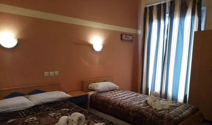 Üç Kişilik Oda