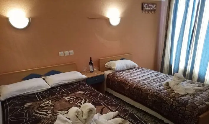 Üç Kişilik Oda