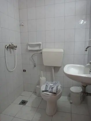 Üç Kişilik Oda