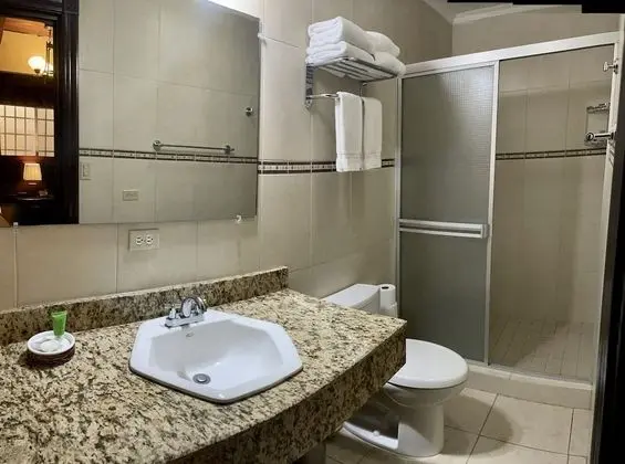 Dört Kişilik Oda, 2 Çift Kişilik Yatak