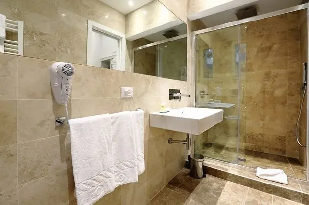 Classic Üç Kişilik Oda