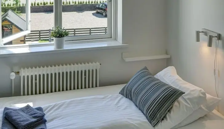 Tek Kişilik Oda, 1 Çift Kişilik Yatak, Ortak Banyo