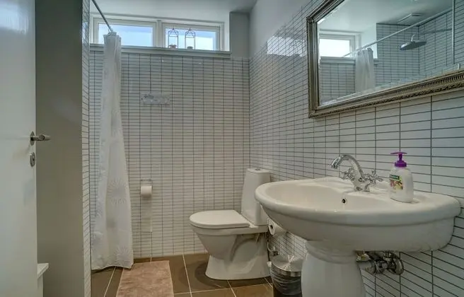 Tek Kişilik Oda, 1 Çift Kişilik Yatak, Ortak Banyo