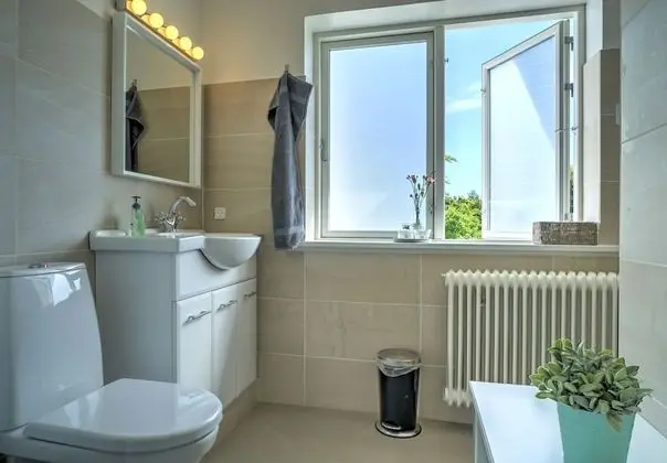 Tek Kişilik Oda, 1 Çift Kişilik Yatak, Ortak Banyo