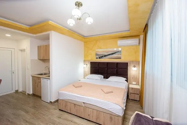 Stüdyo, Balkon, Zemin Kat (2,8,9,18)
