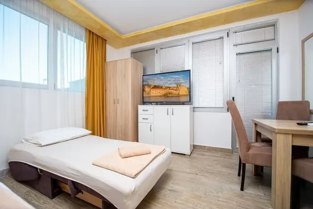 Stüdyo, Balkon, Zemin Kat (2,8,9,18)