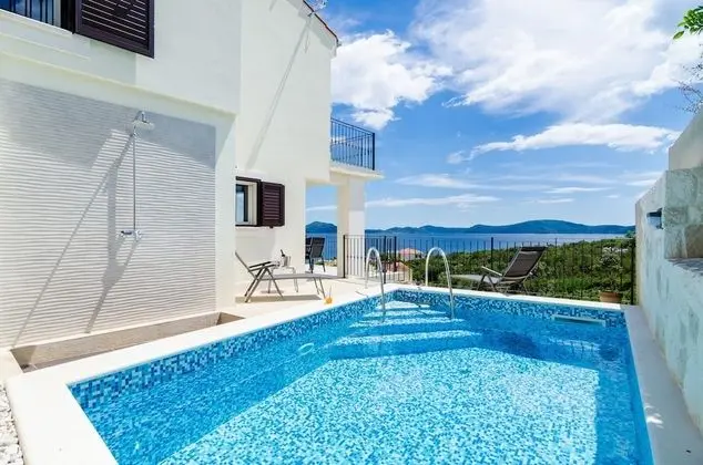 Villa, 3 Yatak Odası, Kişiye Özel Havuzlu, Deniz Manzaralı