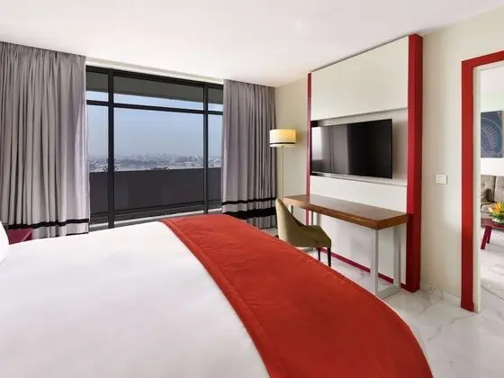 Junior Süit, 1 En Büyük (King) Boy Yatak, Balkon