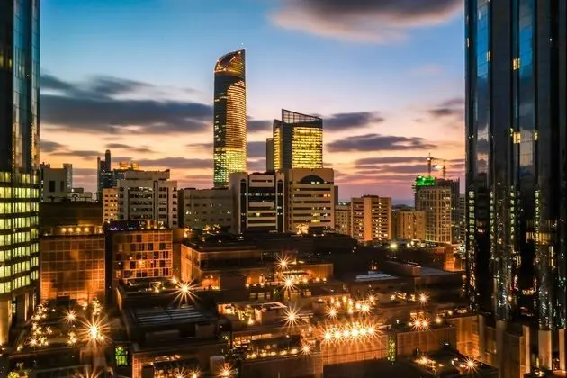 Luxury Oda, 1 En Büyük (King) Boy Yatak, Business Dinlenme Salonu Kullanımı, Şehir Manzaralı