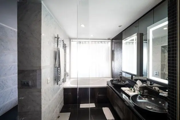 Junior Süit, 1 En Büyük (King) Boy Yatak, Manzaralı