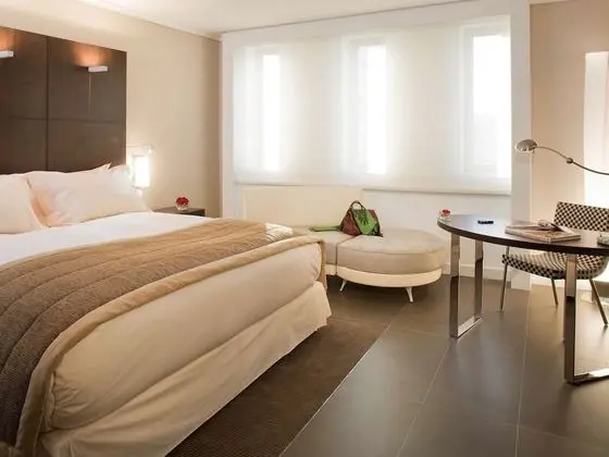 Luxury Oda, 1 En Büyük (King) Boy Yatak, Business Dinlenme Salonu Kullanımı, Şehir Manzaralı
