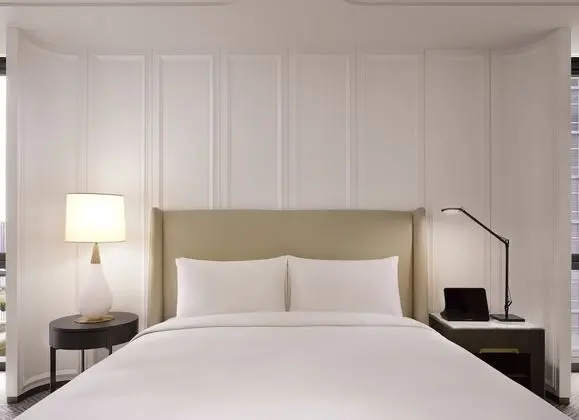 Luxury Oda, 1 En Büyük (King) Boy Yatak, Business Dinlenme Salonu Kullanımı, Göl Manzaralı