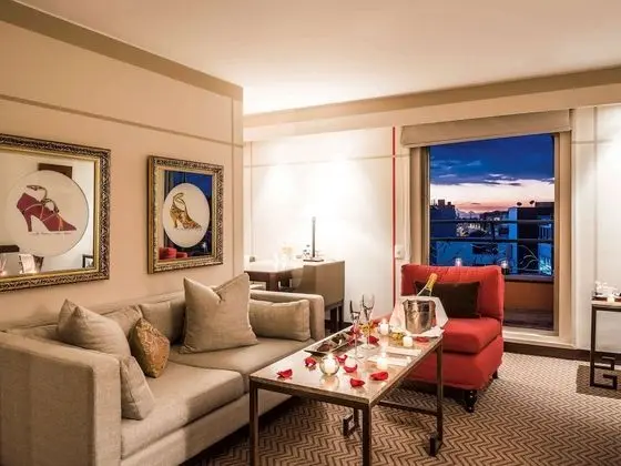 Junior Süit, 1 En Büyük (King) Boy Yatak