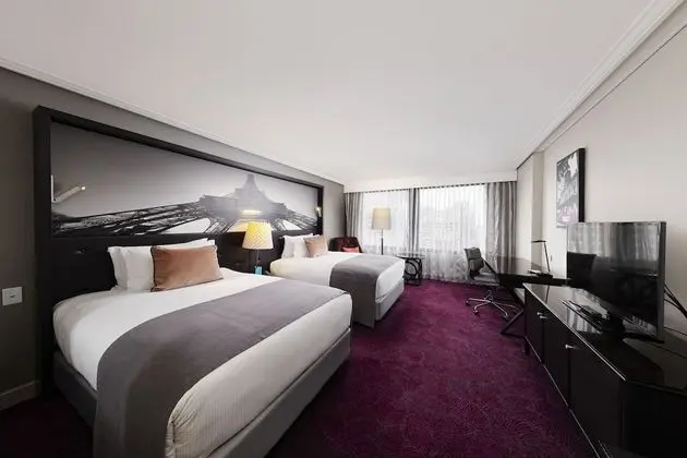 Luxury Tek Büyük Yataklı Oda, 2 Çift Kişilik Yatak, Dağ Manzaralı
