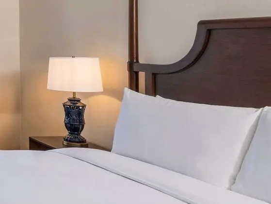 Luxury 1 King, Plaza View