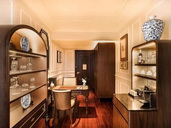 Metropole Suite, King bed, Club Metropole Access, Heritage Wing