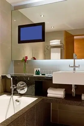 Luxury Oda, 1 En Büyük (King) Boy Yatak, Engellilere Uygun (with lounge access)